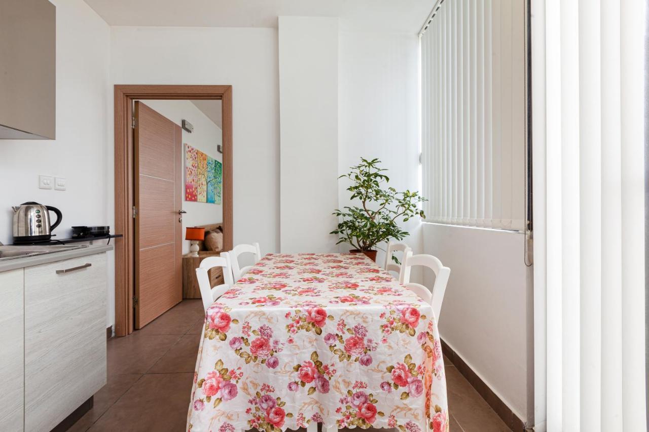 Perfect Seaview Penthouse Apartment Сейнт Полс Бей Екстериор снимка