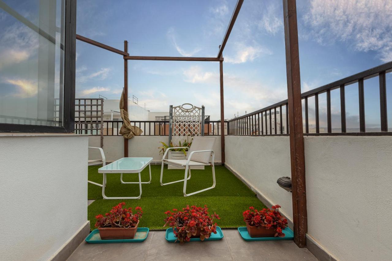 Perfect Seaview Penthouse Apartment Сейнт Полс Бей Екстериор снимка