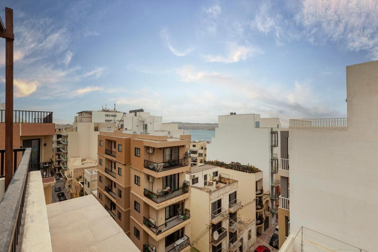 Perfect Seaview Penthouse Apartment Сейнт Полс Бей Екстериор снимка