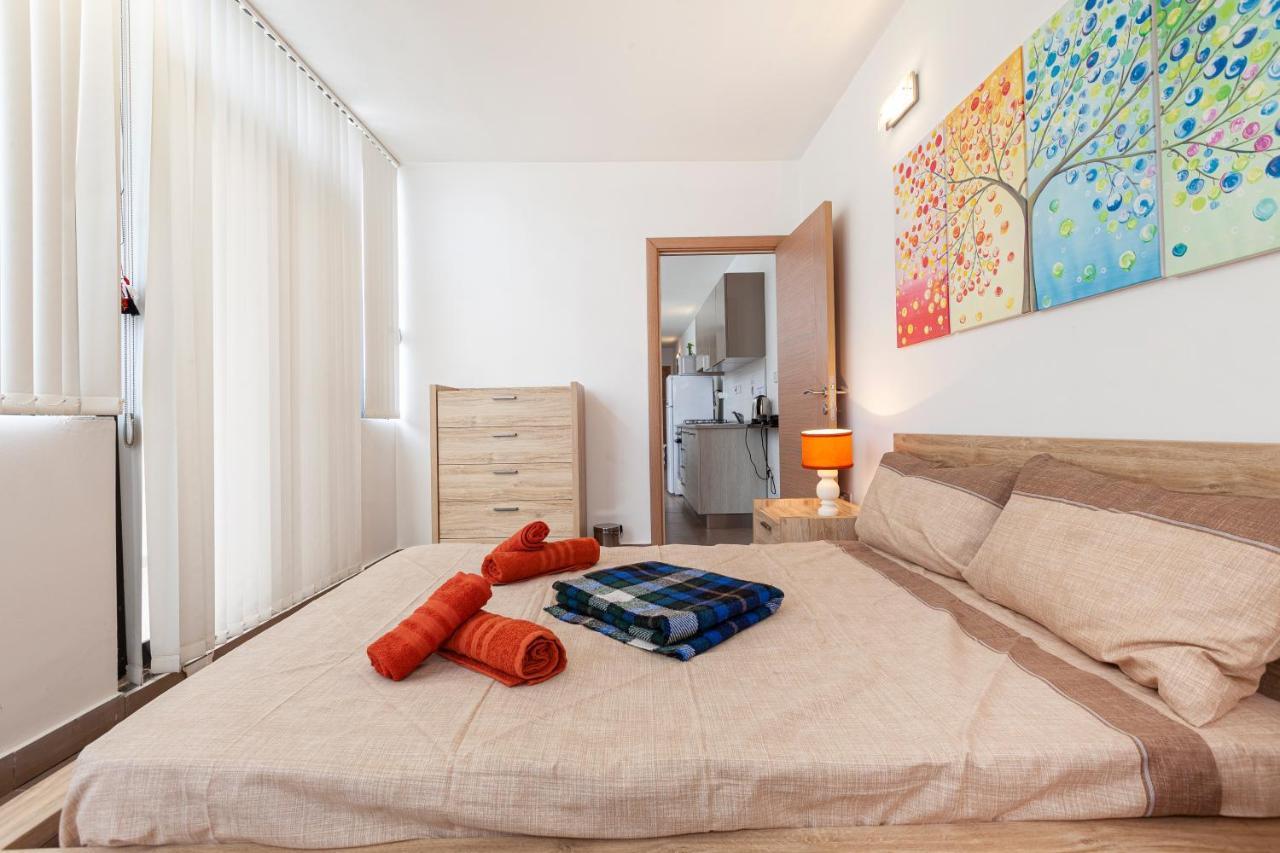 Perfect Seaview Penthouse Apartment Сейнт Полс Бей Екстериор снимка