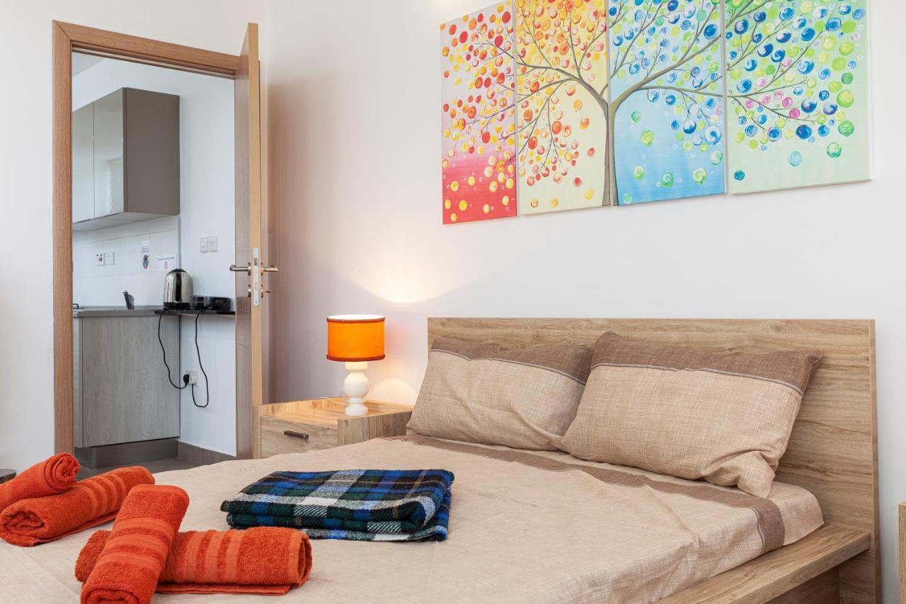 Perfect Seaview Penthouse Apartment Сейнт Полс Бей Екстериор снимка